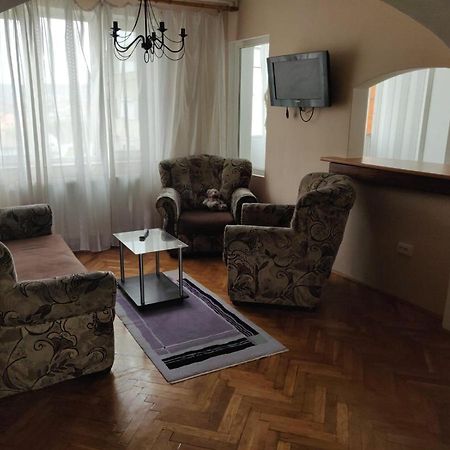 Pelican Proxy Apartment Oradea Buitenkant foto
