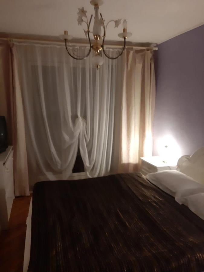 Pelican Proxy Apartment Oradea Buitenkant foto